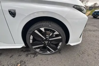 Photo 12 Peugeot 308  Hybrid 145 e-DCS6