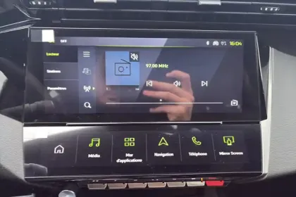 Photo 23 Peugeot 308  Hybrid 145 e-DCS6