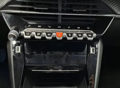 Photo 33 Peugeot 208  Electrique 50 kWh 136ch