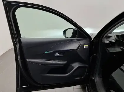 Photo 25 Peugeot 208  Electrique 50 kWh 136ch