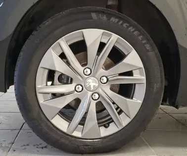 Photo 20 Peugeot 208  Electrique 50 kWh 136ch