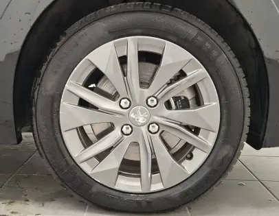 Photo 19 Peugeot 208  Electrique 50 kWh 136ch