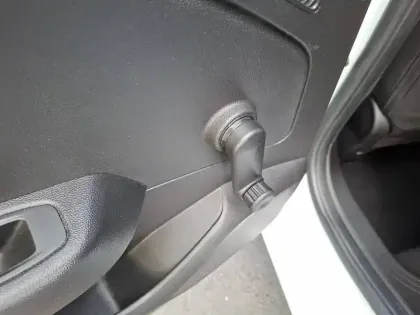 Photo 17 Renault Clio  SOCIETE BLUE DCI 85