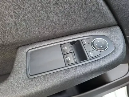 Photo 19 Renault Clio  SOCIETE BLUE DCI 85