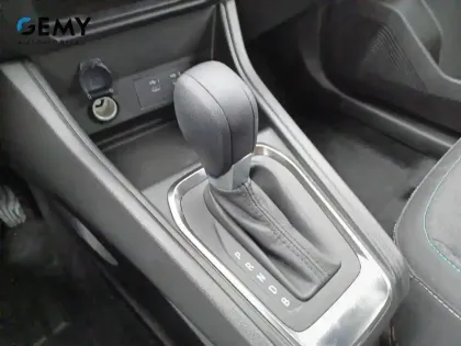 Photo 18 Renault Captur  E-Tech full hybrid 145 ch