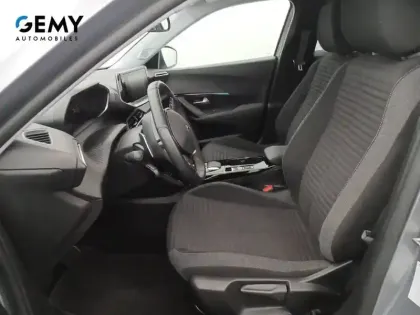 Photo 8 Peugeot 2008  PureTech 130 S&S EAT8