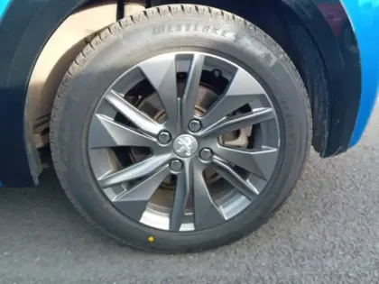 Photo 18 Peugeot 208  Electrique 50 kWh 136ch