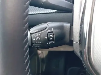 Photo 16 Peugeot 208  Electrique 50 kWh 136ch