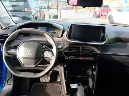 Photo 10 Peugeot 208  Electrique 50 kWh 136ch