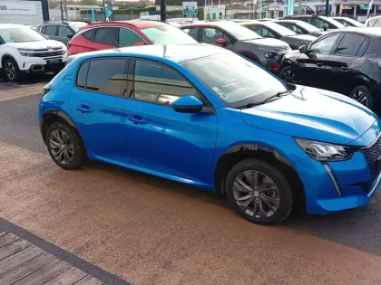 Photo 3 Peugeot 208  Electrique 50 kWh 136ch