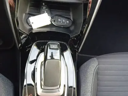 Photo 12 Peugeot 208  Electrique 50 kWh 136ch