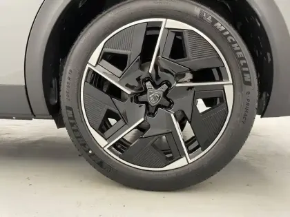 Photo 83 Peugeot 408  Hybrid 145 e-DCS6