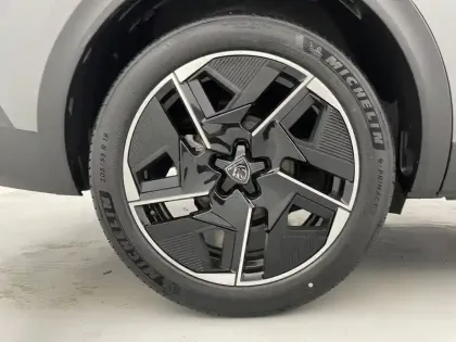 Photo 18 Peugeot 408  Hybrid 145 e-DCS6