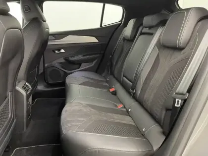 Photo 14 Peugeot 408  Hybrid 145 e-DCS6