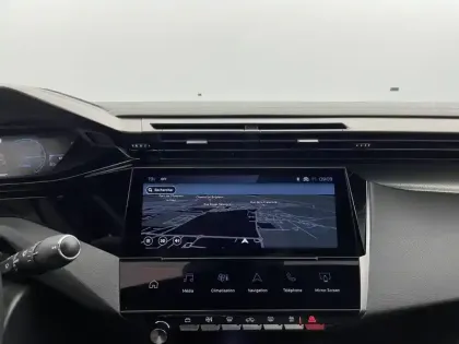 Photo 19 Peugeot 408  Hybrid 145 e-DCS6