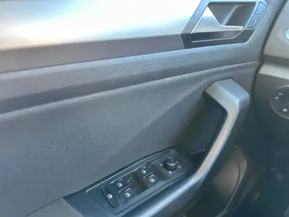 Photo 38 Volkswagen T-roc  1.0 TSI 116 Start/Stop BVM6