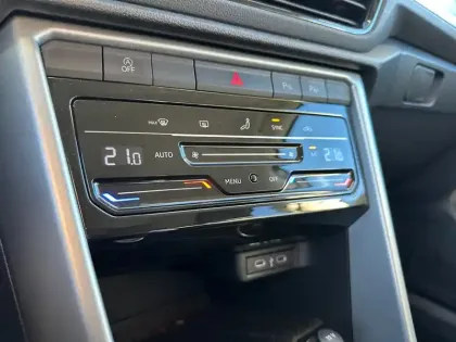 Photo 32 Volkswagen T-roc  1.0 TSI 116 Start/Stop BVM6