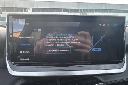 Photo 19 Peugeot 2008  Hybrid 145 e-DCS6