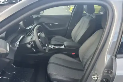 Photo 8 Peugeot 2008  Hybrid 145 e-DCS6