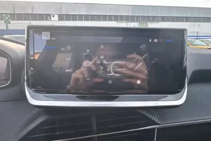 Photo 16 Peugeot 2008  Hybrid 145 e-DCS6