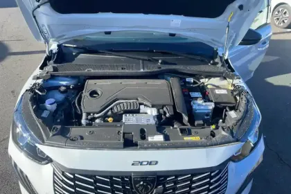 Photo 12 Peugeot 208  Hybrid 110 e-DCS6