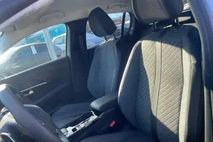 Photo 9 Peugeot 208  Hybrid 110 e-DCS6