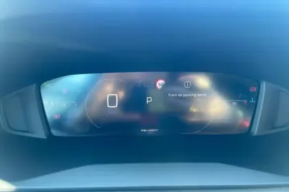 Photo 13 Peugeot 208  Hybrid 110 e-DCS6