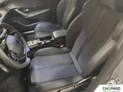 Photo 11 Peugeot 2008  Electrique 54 kWh 156 ch