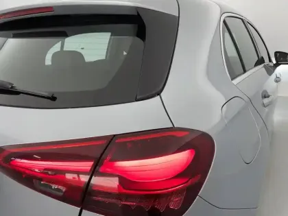 Photo 31 Mercedes Classe A  250 e 8G-DCT