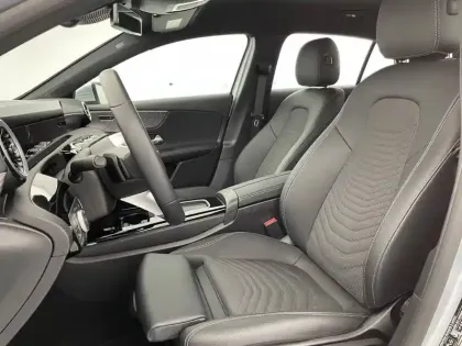 Photo 14 Mercedes Classe A  250 e 8G-DCT