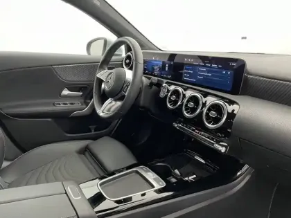 Photo 28 Mercedes Classe A  250 e 8G-DCT