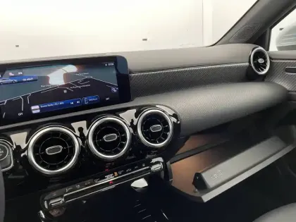 Photo 26 Mercedes Classe A  250 e 8G-DCT