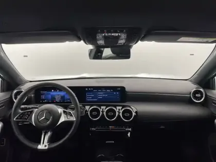 Photo 29 Mercedes Classe A  250 e 8G-DCT