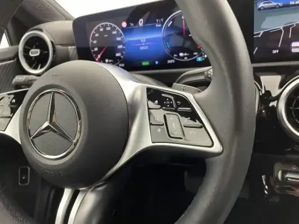 Photo 23 Mercedes Classe A  250 e 8G-DCT