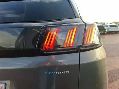 Photo 16 Peugeot 3008  Hybrid 225 e-EAT8