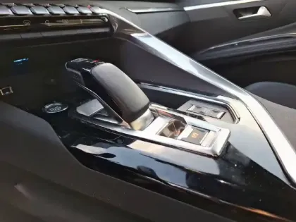 Photo 13 Peugeot 3008  Hybrid 225 e-EAT8