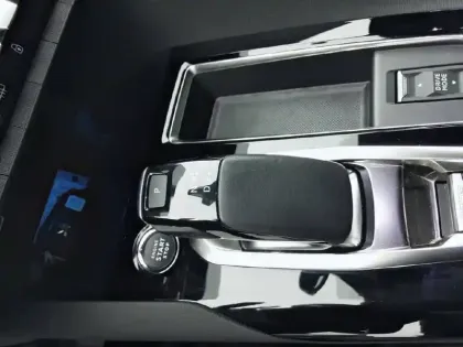 Photo 43 Peugeot 3008  Hybrid 225 e-EAT8