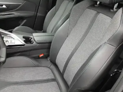 Photo 40 Peugeot 3008  Hybrid 225 e-EAT8