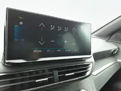 Photo 49 Peugeot 3008  Hybrid 225 e-EAT8