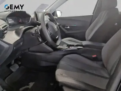 Photo 8 Peugeot 2008  PureTech 130 S&S EAT8