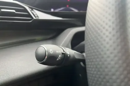 Photo 44 Peugeot 308  Hybrid 145 e-DCS6