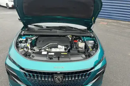 Photo 33 Peugeot 308  Hybrid 145 e-DCS6