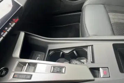 Photo 42 Peugeot 308  Hybrid 145 e-DCS6