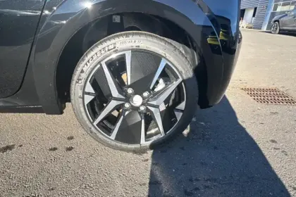 Photo 11 Peugeot 208  Hybrid 110 e-DCS6