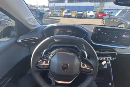 Photo 14 Peugeot 208  Hybrid 110 e-DCS6