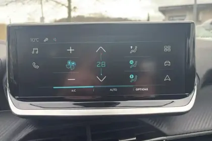 Photo 20 Peugeot 2008  Electrique 54 kWh 156 ch