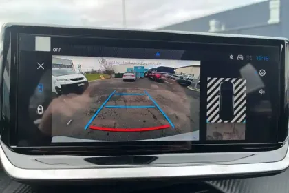 Photo 12 Peugeot 2008  Hybrid 145 e-DCS6