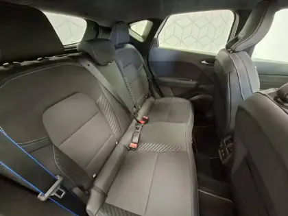 Photo 19 Renault Captur  E-Tech full hybrid 145 ch