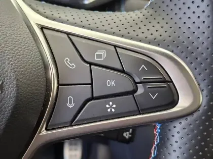 Photo 33 Renault Captur  E-Tech full hybrid 145 ch