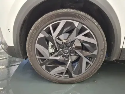 Photo 15 Renault Captur  E-Tech full hybrid 145 ch